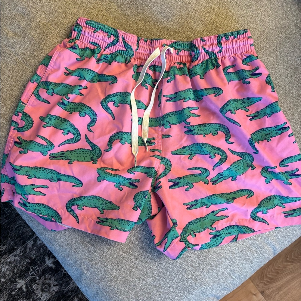 Chubbies Pink and Green Alligator Men's Athletic Shorts